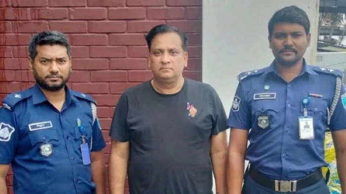 যুক্তরাষ্ট্র ফেরত টাঙ্গাইল জেলা আ.লীগ নেতা বিমানবন্দরে গ্রেপ্তার